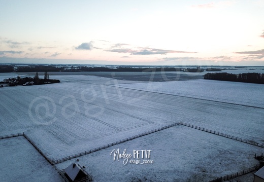 Plaine sous la neige de janvier